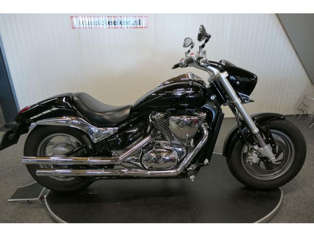 suzuki - 800-intruder