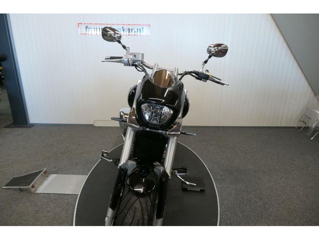 suzuki - 800-intruder