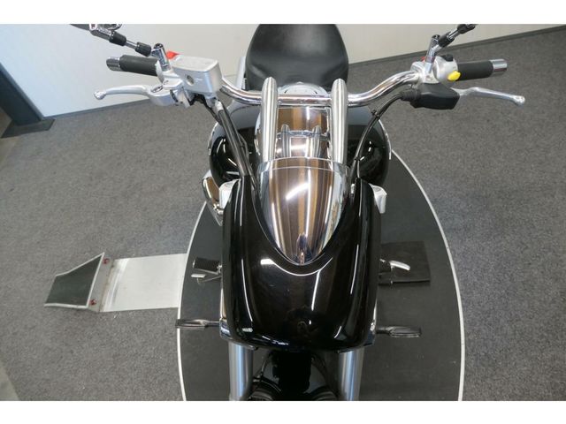 suzuki - 800-intruder