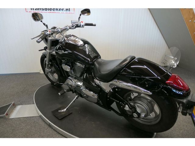suzuki - 800-intruder