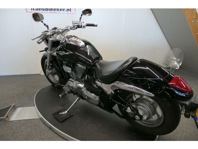 suzuki - 800-intruder
