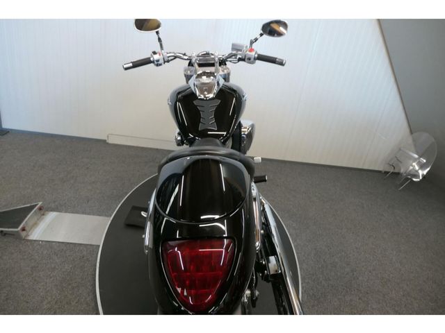 suzuki - 800-intruder