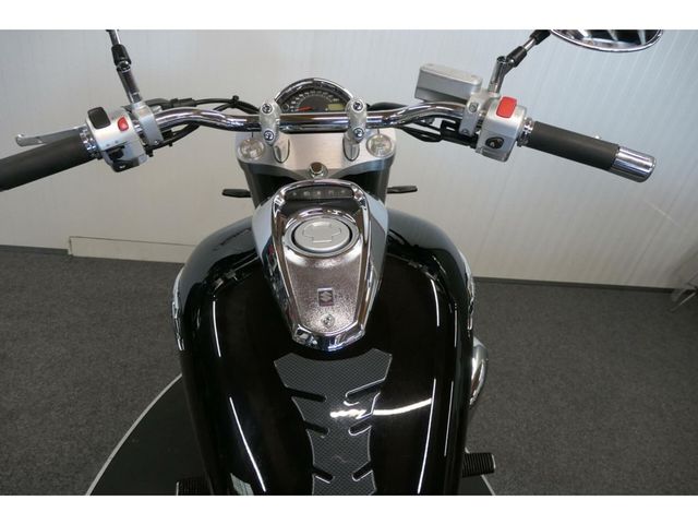 suzuki - 800-intruder