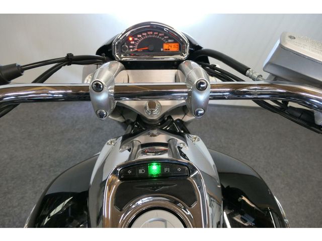 suzuki - 800-intruder