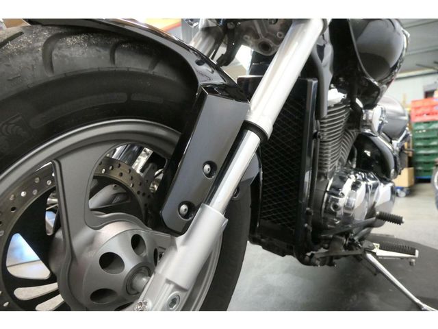 suzuki - 800-intruder