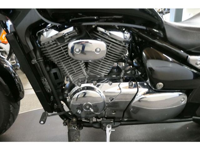 suzuki - 800-intruder