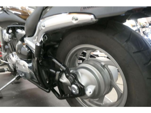suzuki - 800-intruder
