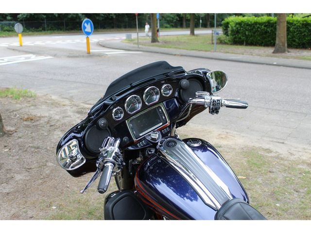 harley-davidson - street-glide-cvo-flhxse