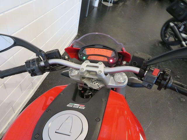 ducati - monster-696