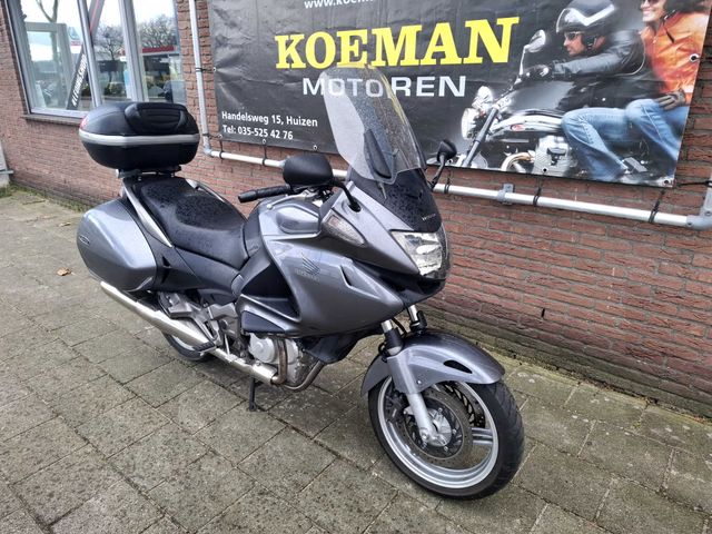 honda - nt-700-v-deauville