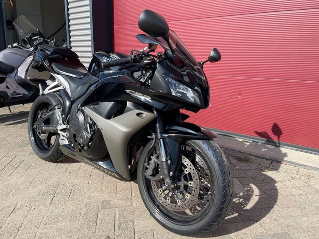 honda - cbr-600-rr