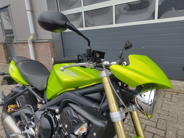 triumph - street-triple-675