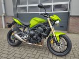 TRIUMPH STREET TRIPLE 675