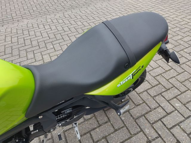 triumph - street-triple-675