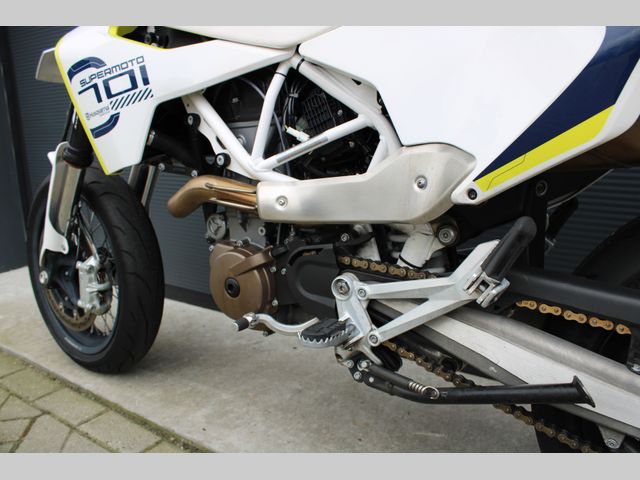 husqvarna - 701-supermoto