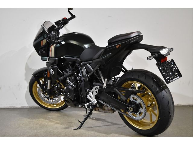 suzuki - gsx-8tt