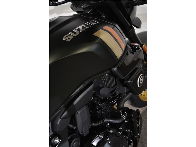 suzuki - gsx-8tt