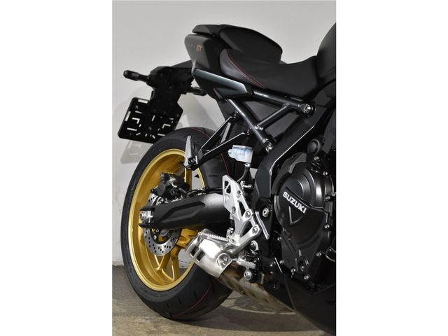 suzuki - gsx-8tt