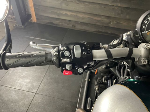 triumph - bonneville-bobber