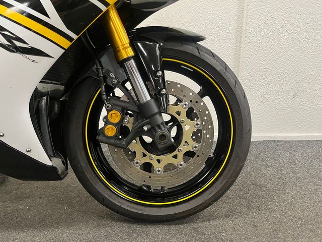 yamaha - yzf-r1