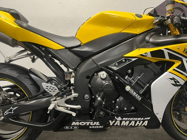 yamaha - yzf-r1