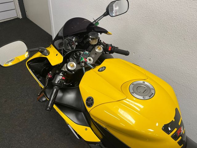 yamaha - yzf-r1