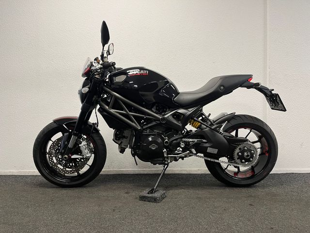ducati - m-1100-evo