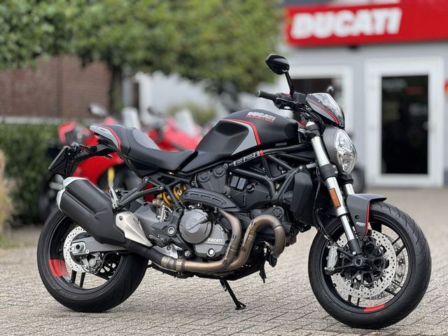 ducati - monster-821-dark