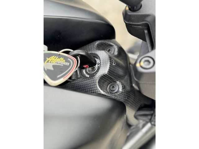 ducati - monster-821-dark