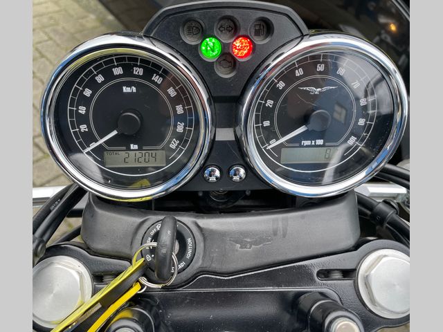 moto-guzzi - v-7-classic