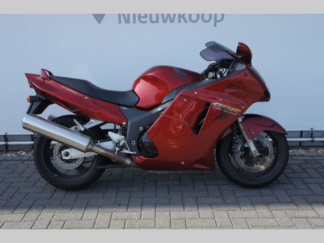 honda - cbr-1100--xx-super-blackbird