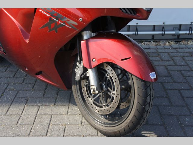 honda - cbr-1100--xx-super-blackbird