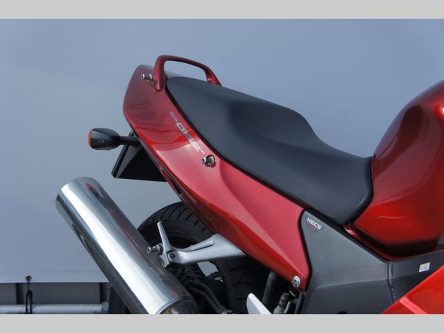honda - cbr-1100--xx-super-blackbird