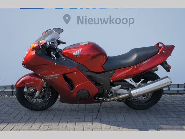honda - cbr-1100--xx-super-blackbird