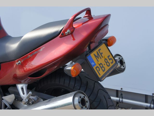 honda - cbr-1100--xx-super-blackbird