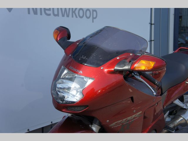 honda - cbr-1100--xx-super-blackbird