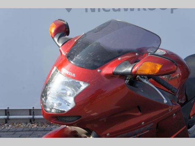 honda - cbr-1100--xx-super-blackbird