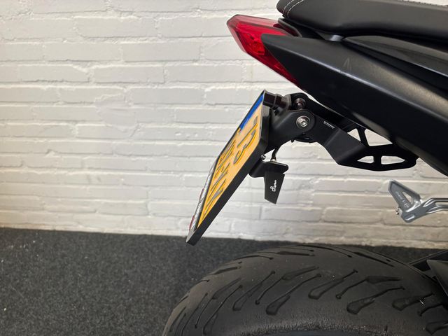 triumph - street-triple-rs