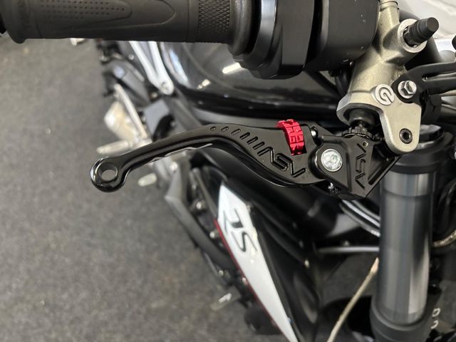 triumph - street-triple-rs