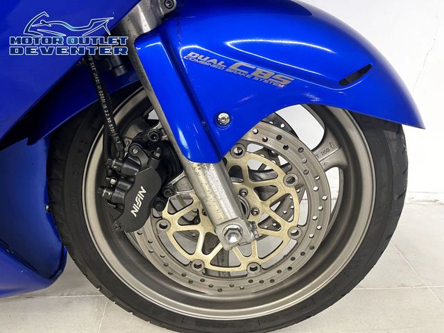 honda - cbr-1100--xx-super-blackbird
