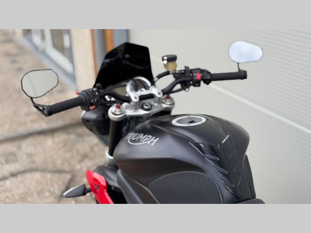 triumph - street-triple-r
