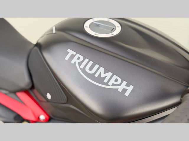 triumph - street-triple-r