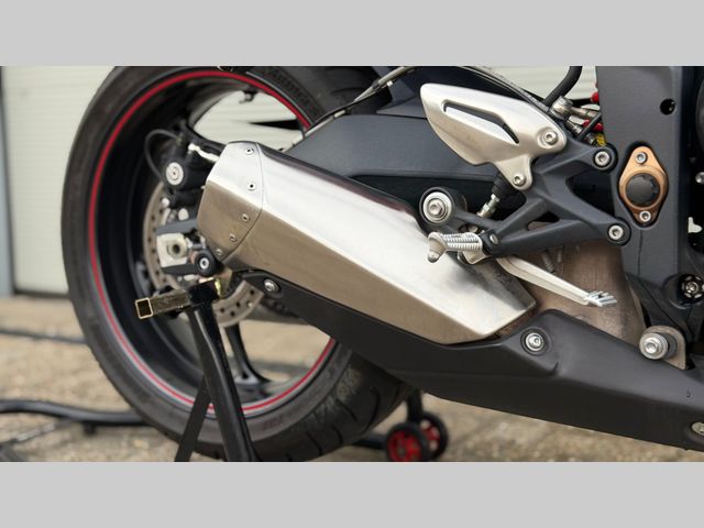 triumph - street-triple-r