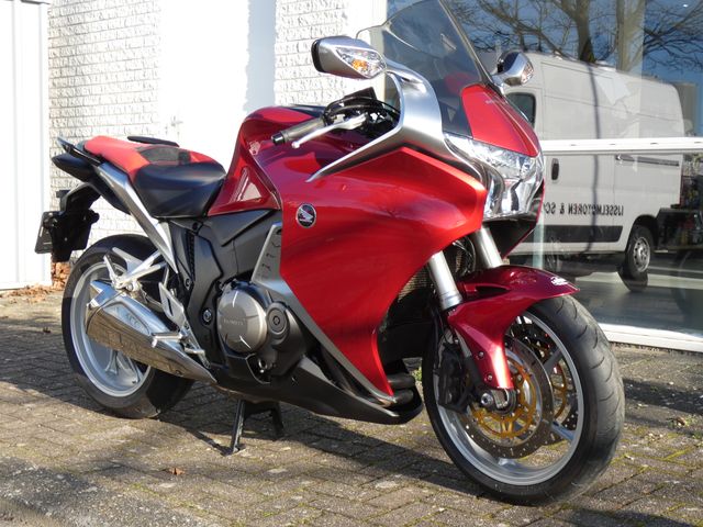 honda - vfr-1200-f