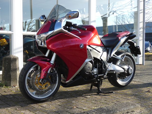 honda - vfr-1200-f