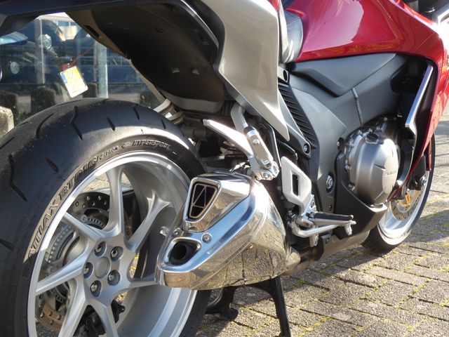 honda - vfr-1200-f