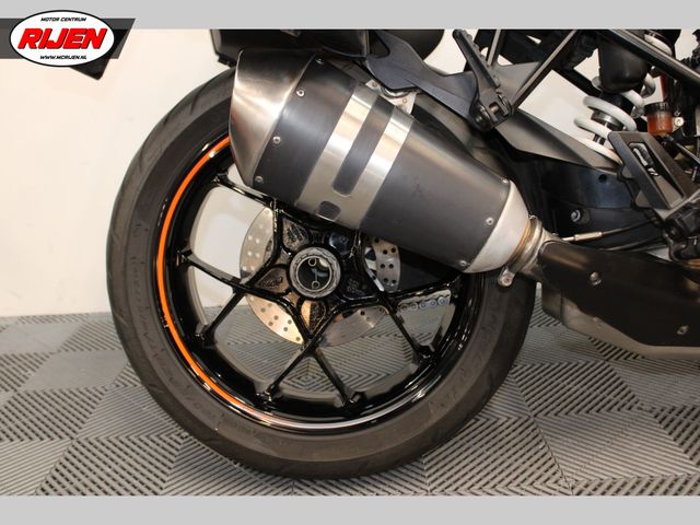 ktm - 1290-super-duke-gt