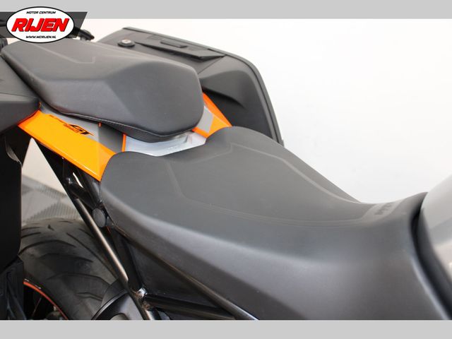 ktm - 1290-super-duke-gt