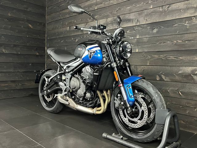 triumph - trident-660