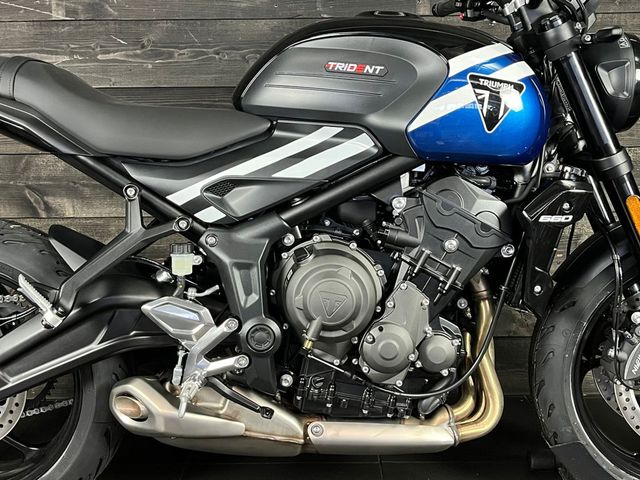 triumph - trident-660